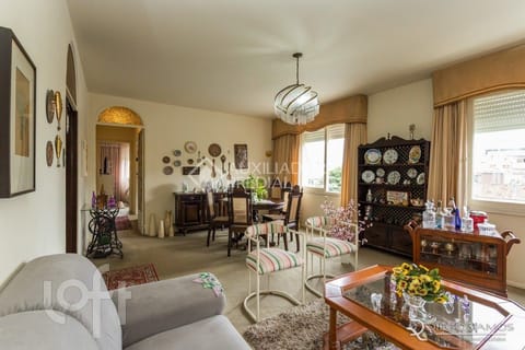 Image 20 - 228030